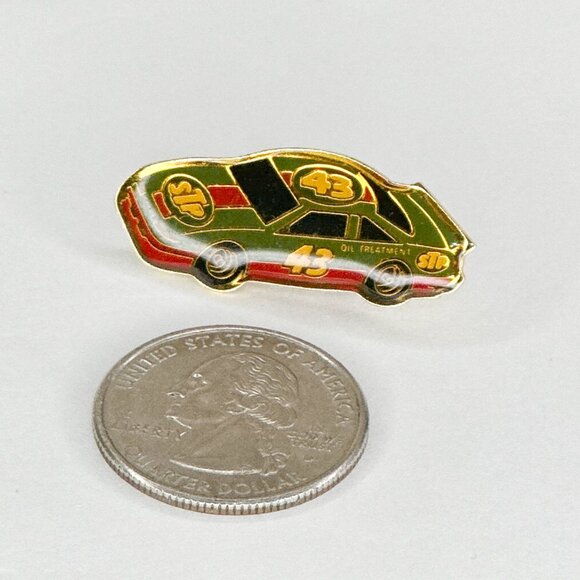 Vintage Richard Petty The King NASCAR STP #43 Car Hat/Jacket/Lapel Pin - Picture 7 of 11